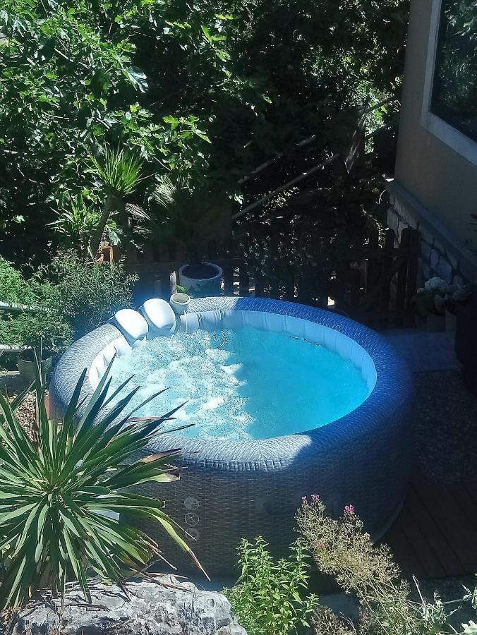 Maison De Charme Avec Piscine Et Jacuzzi Dans Cadre Exceptionnel Proche Marseille Mirabeau Exteriör bild